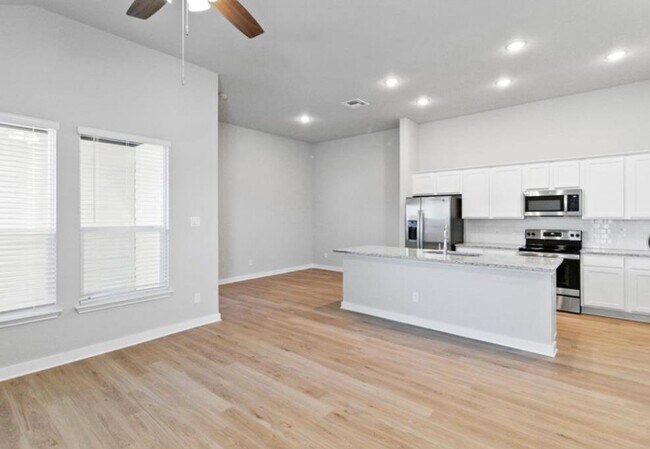 735 Staglin St in Buda, TX - Building Photo - Building Photo