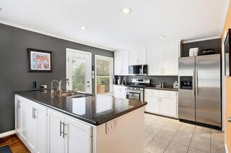 3408 Bonnie Rd, Unit 2 in Austin, TX - Building Photo - Building Photo