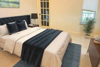 3480 Pinewalk Dr N in Margate, FL - Foto de edificio - Building Photo