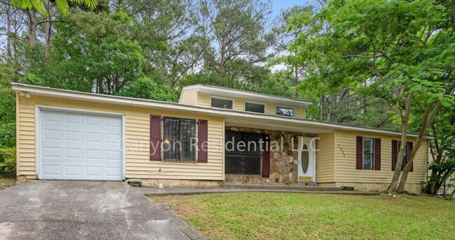 property at 5825 Vernier Dr SW