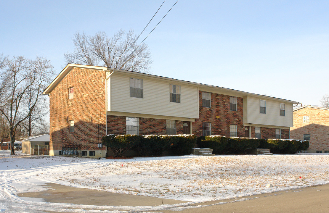 3128 Melody Acres Ln in Louisville, KY - Building Photo