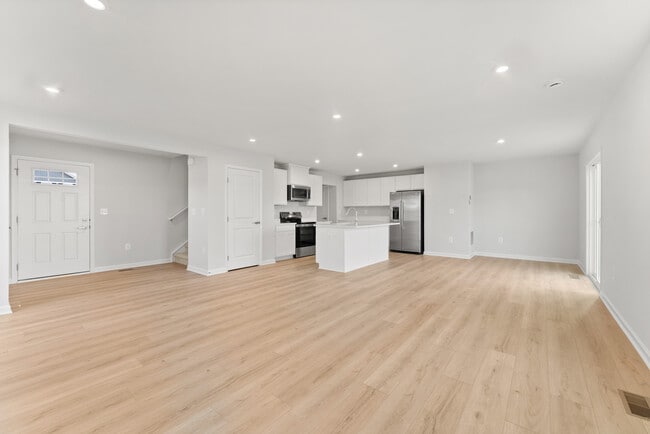 6461 Election Ave in Ruther Glen, VA - Building Photo - Building Photo