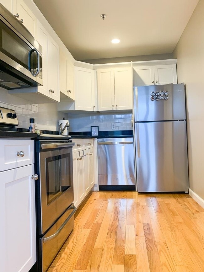 473 Newark Ave in Jersey City, NJ - Building Photo - Building Photo