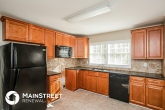 2134 Elinwood Dr in East Point, GA - Building Photo - Building Photo