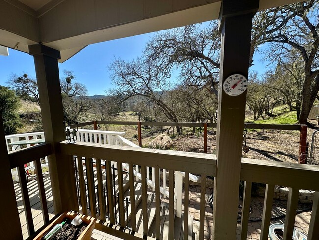 7600 Chimney Rock Rd in Paso Robles, CA - Building Photo - Building Photo