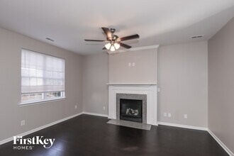 9326 Longstone Ln in Charlotte, NC - Foto de edificio - Building Photo
