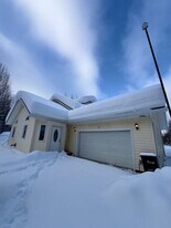1315 Carat Loop in North Pole, AK - Building Photo