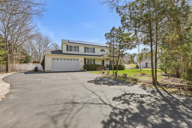 17 Jennifers Path in Westhampton Beach, NY - Foto de edificio - Building Photo