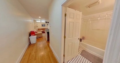 62 Egmont, Unit 1 in Brookline, MA - Foto de edificio - Building Photo