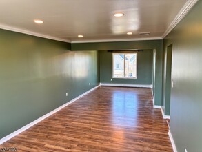 15 Lincoln Pl in Wallington, NJ - Building Photo - Building Photo