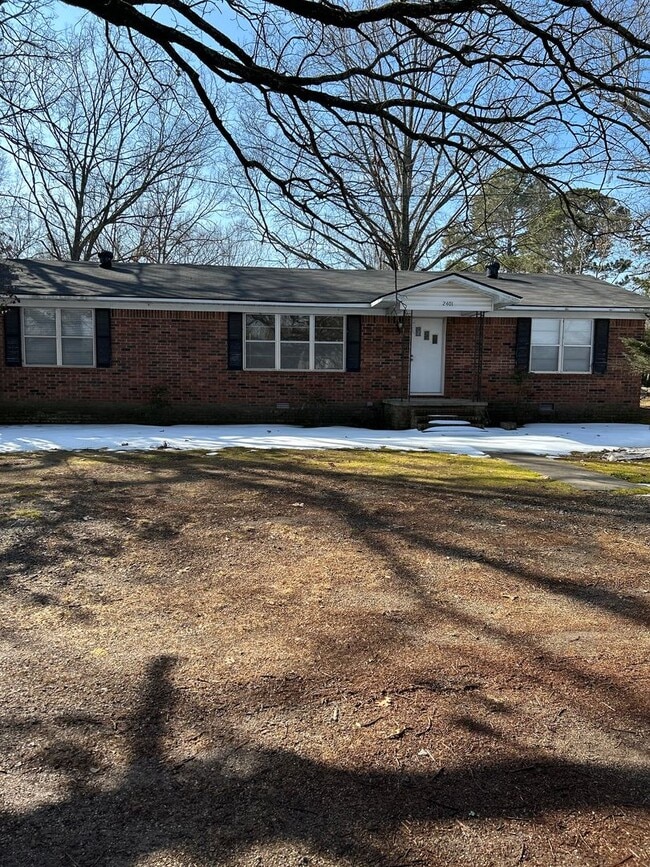 property at 2401 W 2nd St