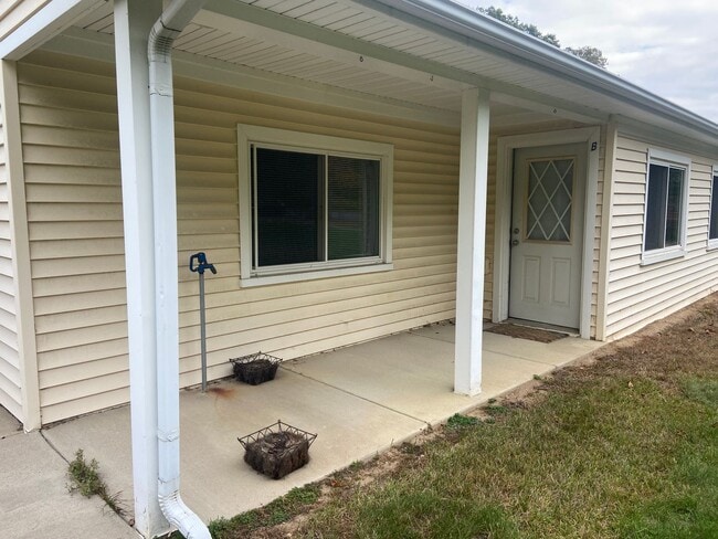 10016-10020 Austin Rd in Jackson, MI - Foto de edificio - Building Photo