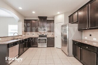 511 Topsail Way in Crosby, TX - Foto de edificio - Building Photo