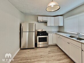 324 Autumn Ln SW in Atlanta, GA - Building Photo - Building Photo