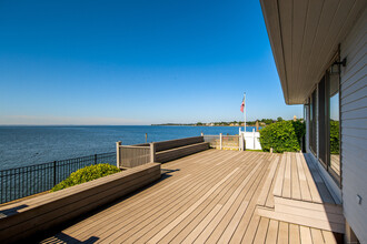 258 Dolphin Cove Quay in Stamford, CT - Building Photo - Building Photo