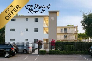 3270 West Trade Avenue in Miami, FL - Building Photo