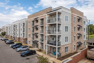 Patterson Flats in Memphis, TN - Foto de edificio - Building Photo