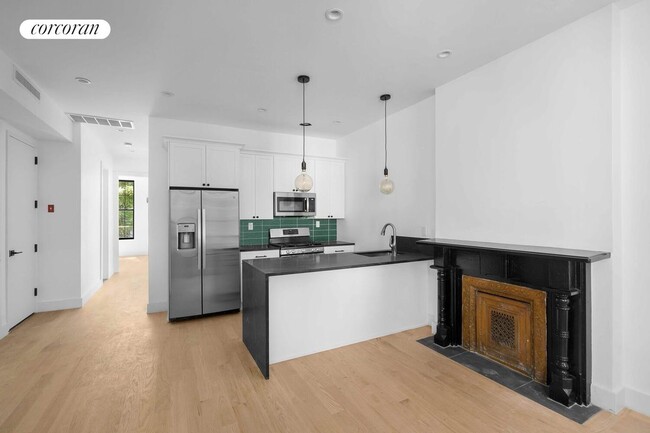 1242 Putnam Ave in Brooklyn, NY - Building Photo - Building Photo