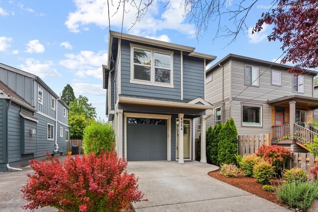 4884 SE Rural St in Portland, OR - Building Photo - Building Photo