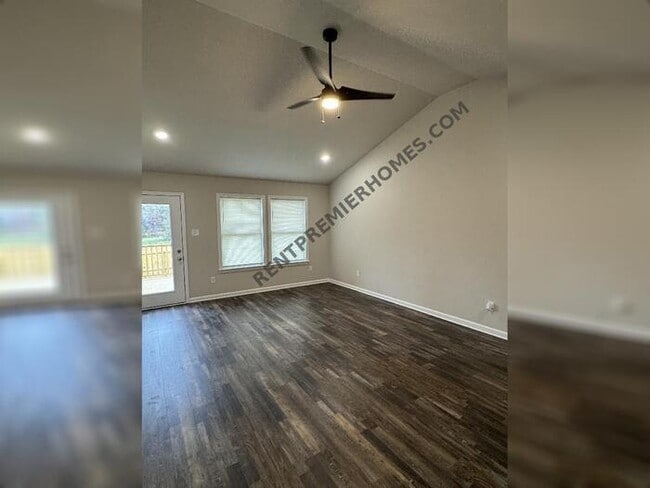 18 Edward Dr in Ward, AR - Building Photo - Building Photo