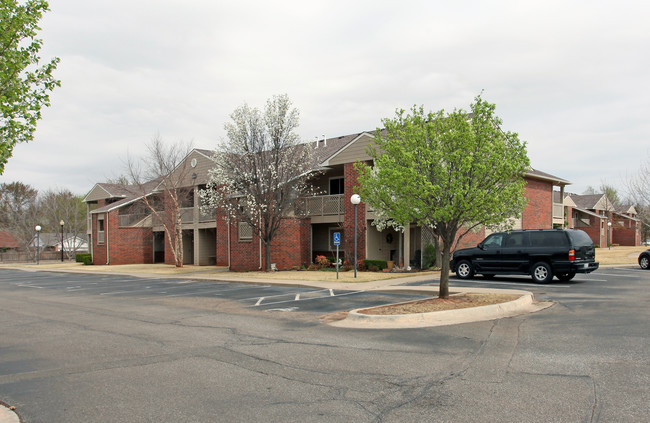 Rosewood Manor Senior Apartments in Edmond, OK - Building Photo - Building Photo