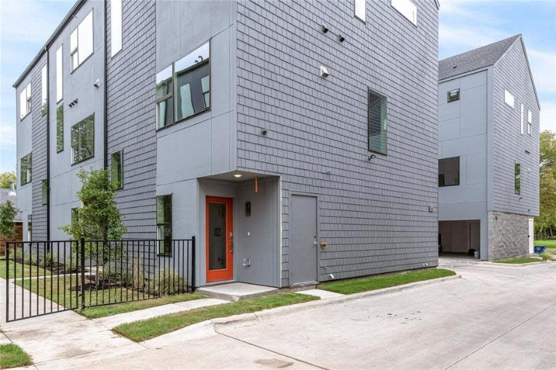 427 W 10th St in Dallas, TX - Building Photo