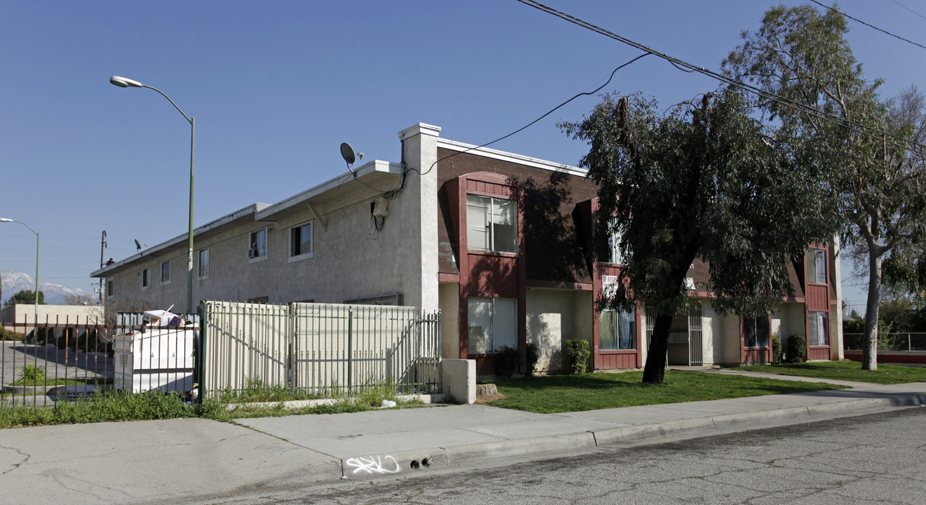 2977 N Park Ave in San Bernardino, CA - Building Photo