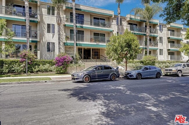 4501 Cedros Ave in Los Angeles, CA - Building Photo - Building Photo