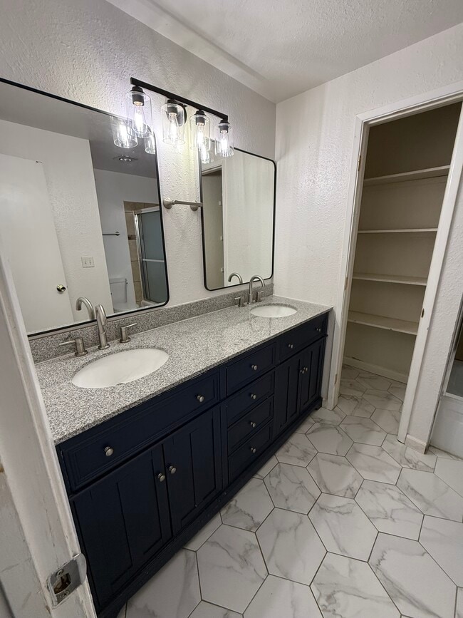 property at 1328 Green Ct N