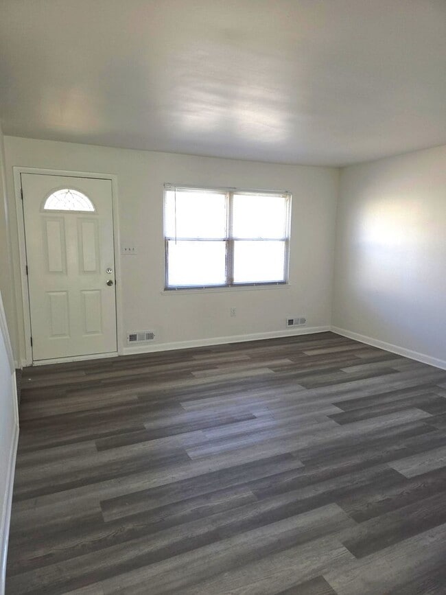 608 Gibson Rd in Baltimore, MD - Building Photo - Building Photo