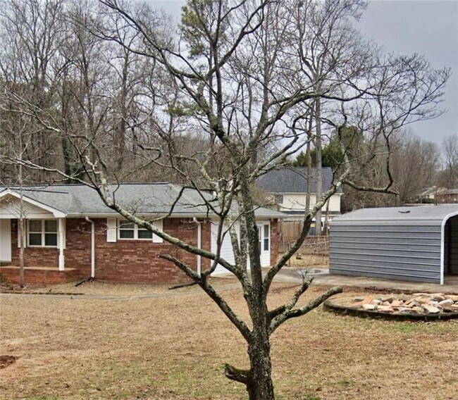 6090 King Arthur Dr in Douglasville, GA - Building Photo - Building Photo