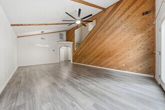 850 Tanglewood Dr in Redding, CA - Building Photo - Building Photo