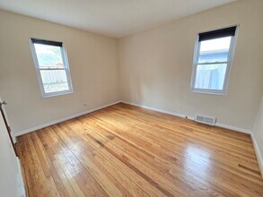 222 Buena Vista Ave in Ann Arbor, MI - Foto de edificio - Building Photo