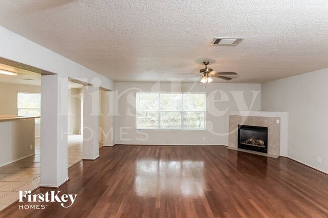 7711 Braun Bend in San Antonio, TX - Building Photo - Building Photo