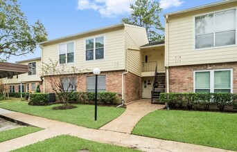 14515 Wunderlich Dr, Unit 14515 Wunderlich Dr. #516 in Houston, TX - Foto de edificio - Building Photo