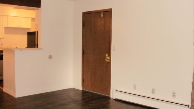 10150 E Virginia Ave, Unit 14-107 in Denver, CO - Foto de edificio - Building Photo