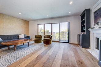 1159 10th St in Manhattan Beach, CA - Foto de edificio - Building Photo