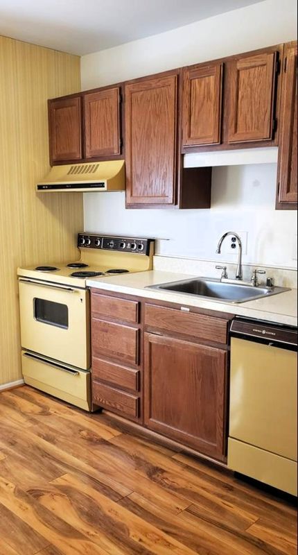 6424 Whitwell Ct in Fort Washington, MD - Foto de edificio - Building Photo