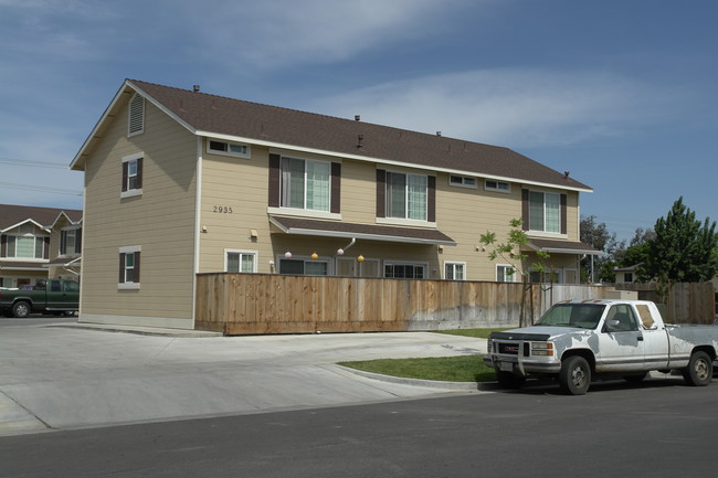 2858 N State Highway 59 in Merced, CA - Building Photo - Building Photo