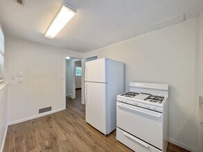 102-104 N Riverside Dr in Ames, IA - Building Photo - Building Photo