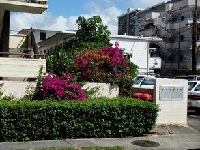 1426 Kewalo St in Honolulu, HI - Foto de edificio - Building Photo