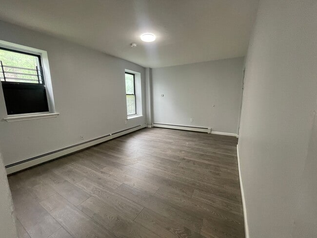 134 Grant Ave, Unit 2B in Jersey City, NJ - Building Photo - Building Photo