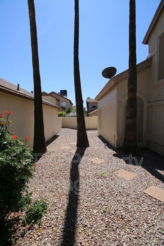 521 E Kristal Way in Phoenix, AZ - Building Photo - Building Photo