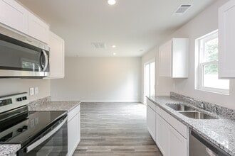 679 Farmstead Trail in Inman, SC - Building Photo - Building Photo
