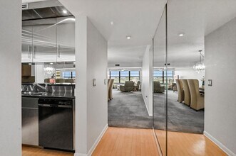 3507 Village Blvd in West Palm Beach, FL - Foto de edificio - Building Photo