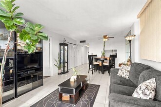 6900 Bay Dr in Miami Beach, FL - Building Photo - Building Photo