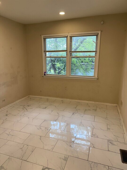 215 Liberty Ave in Jersey City, NJ - Building Photo