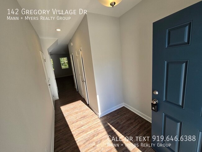 142 Gregory Vlg Dr in Lillington, NC - Building Photo - Building Photo