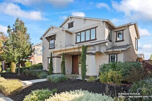 2342 Augusta Ave in Tracy, CA - Building Photo