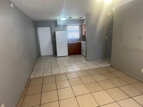 15516 Westminister Ave in Clearwater, FL - Building Photo - Building Photo